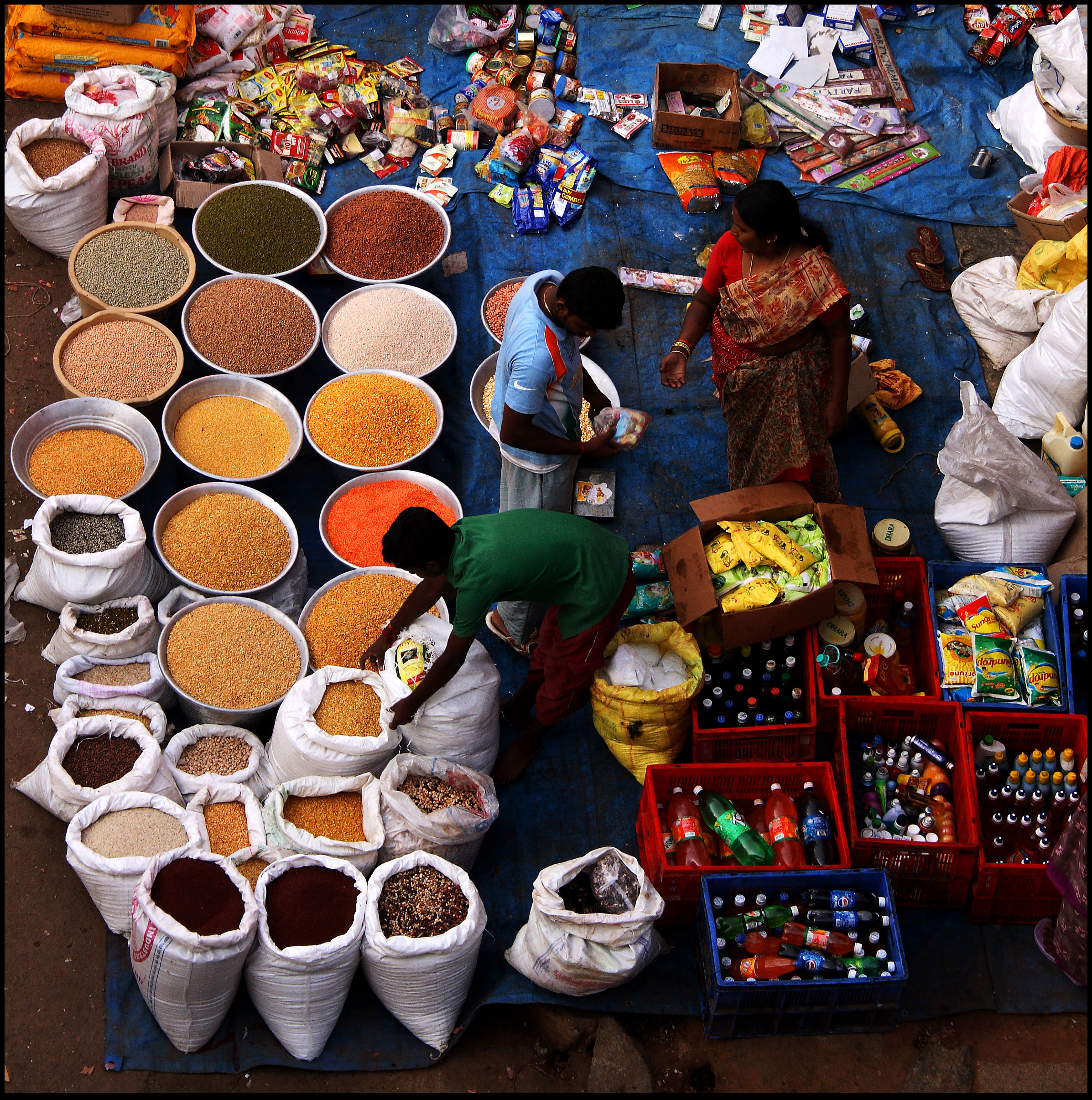 Working stalls at K. R. Market, Bengaluru