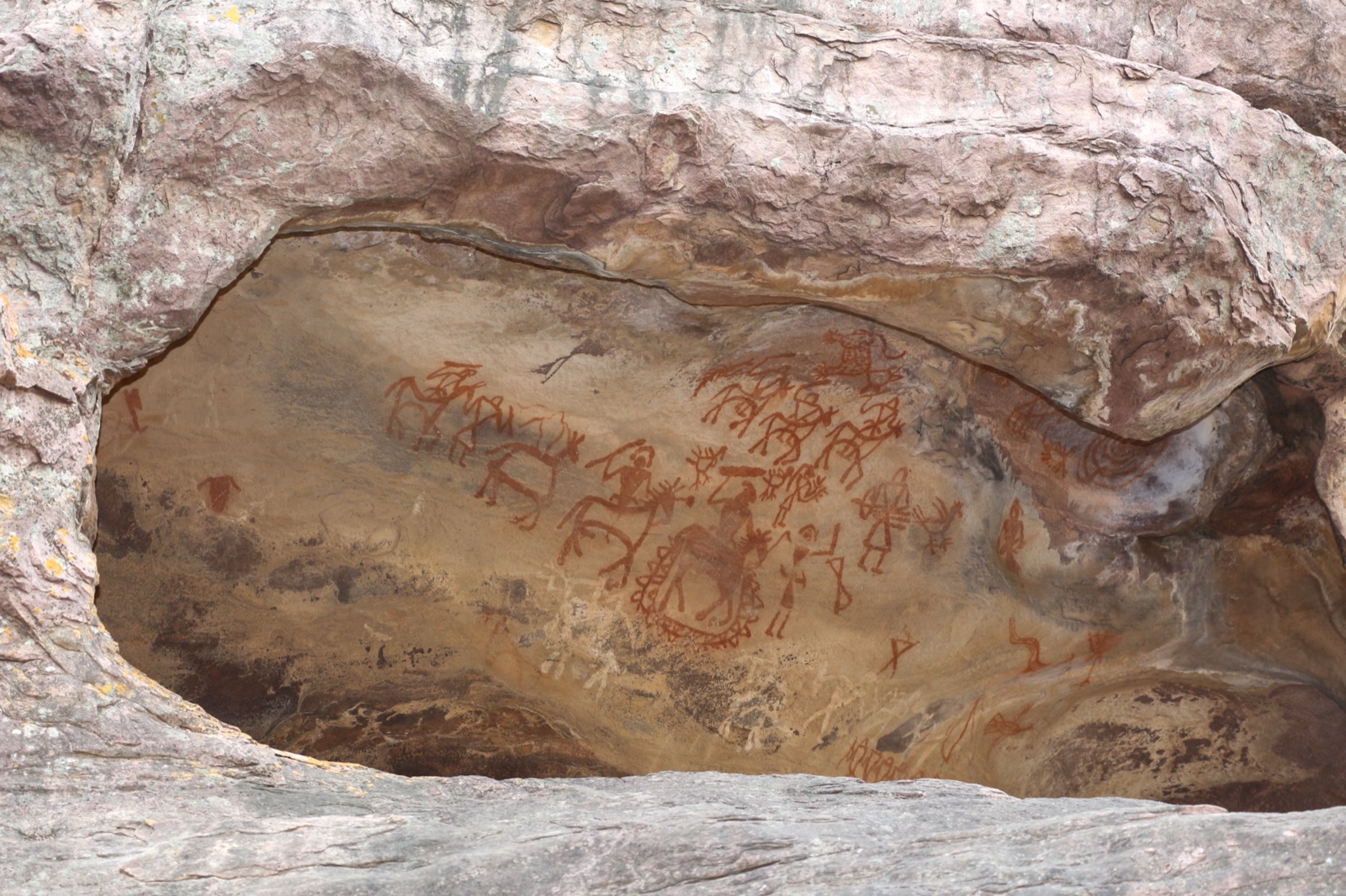 Sandstone rock shelter at Bhimbetka