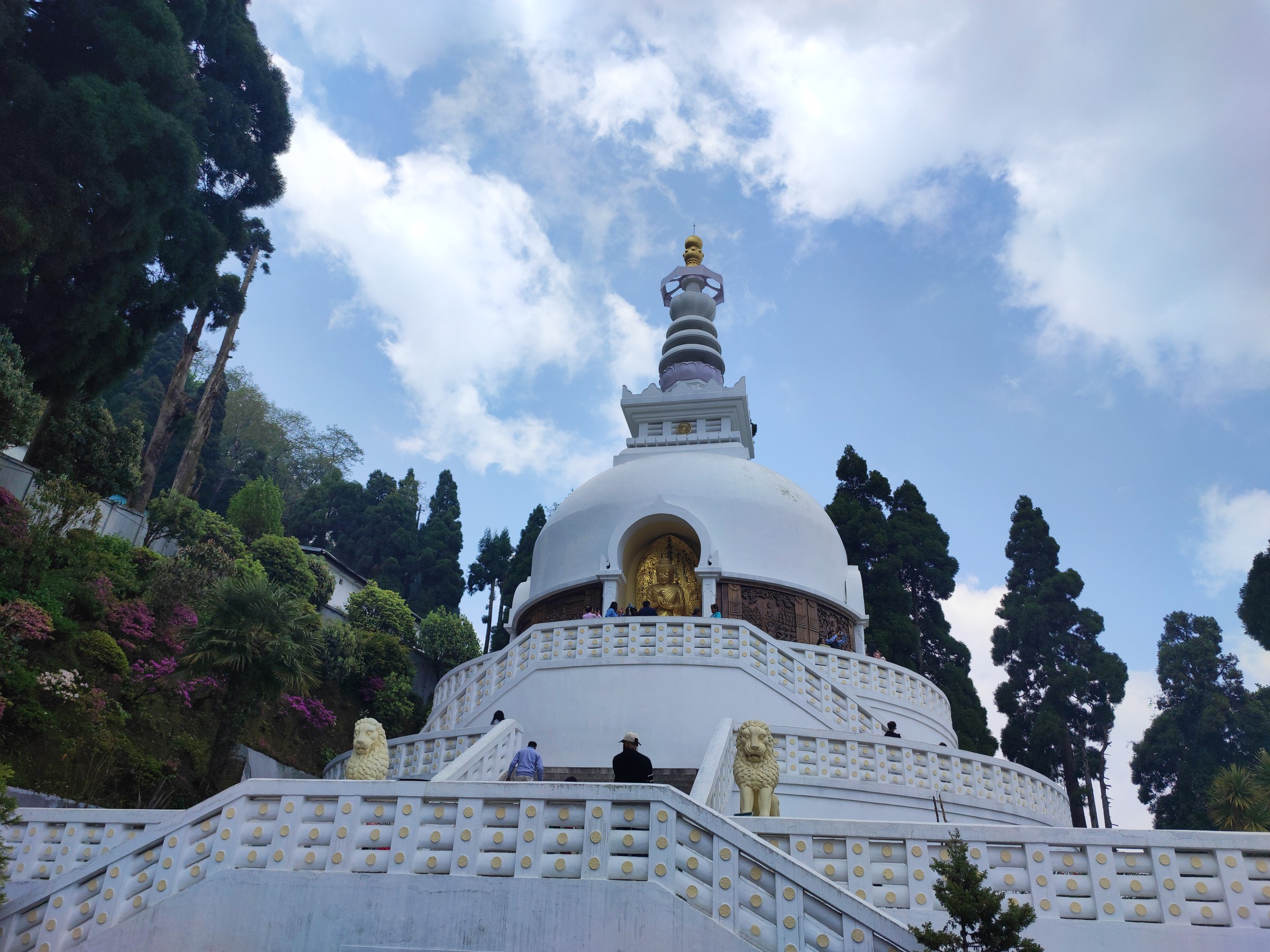 White Peace Pagoda in Darjeeling