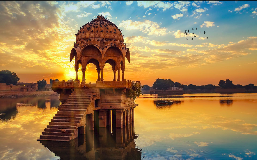 From Lakes to Dunes Escape