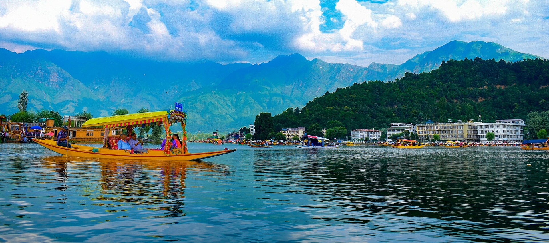 Mesmerizing Kashmir Escape