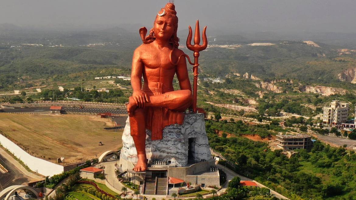 Journey to Udaipur: Temples and Tranquility