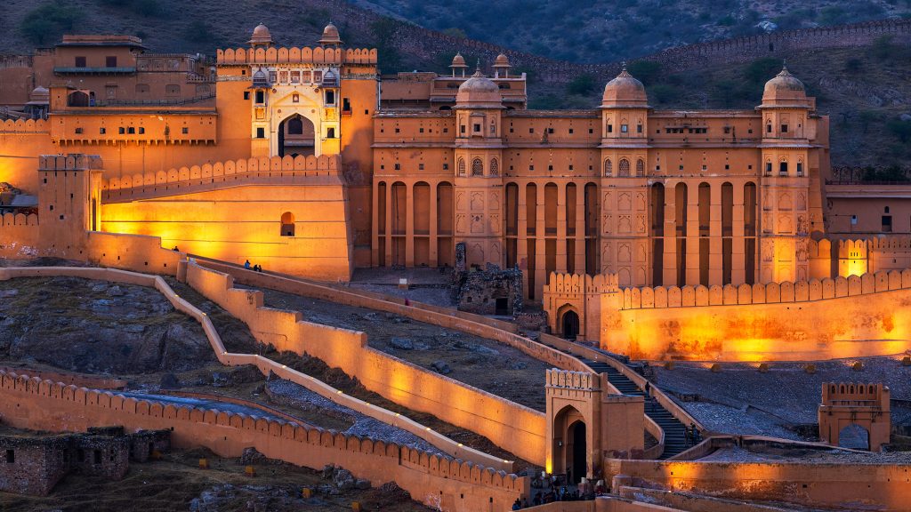Welcome to Jaipur: A Regal Introduction