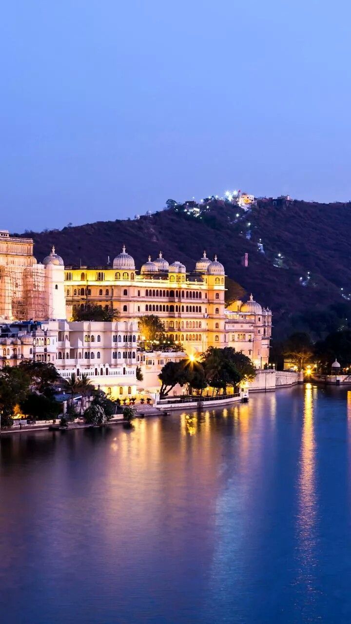 Arrival in Udaipur: A Royal Welcome